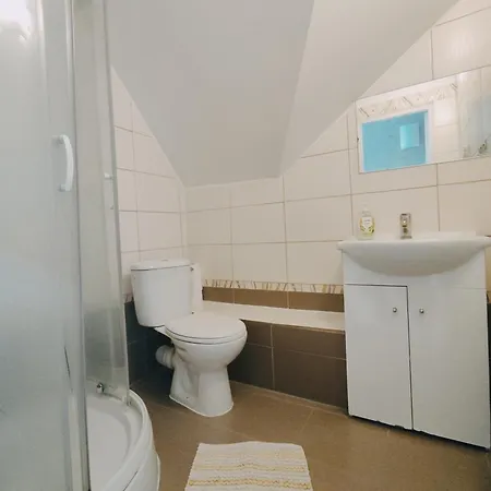 Siedem Ogrodow - W Domku Kucharza *